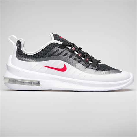 nike air max axis sneakers